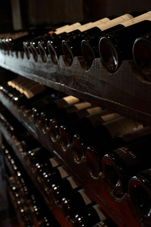 Créer un écrin à vin chez soi : choisir et aménager une cave à vin 150 bouteilles